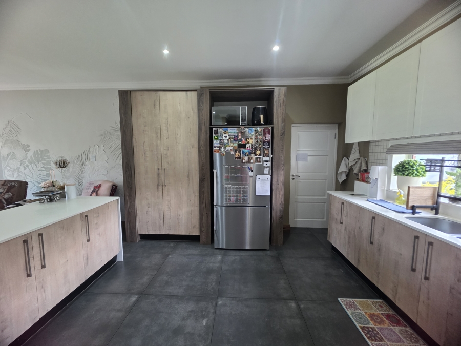 5 Bedroom Property for Sale in St Helena Free State